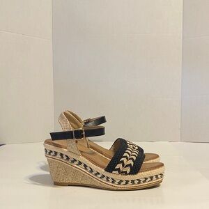 Shibever size 38 Stylish Black and Tan Wedge Sandals. 3 1/2 inch heel.